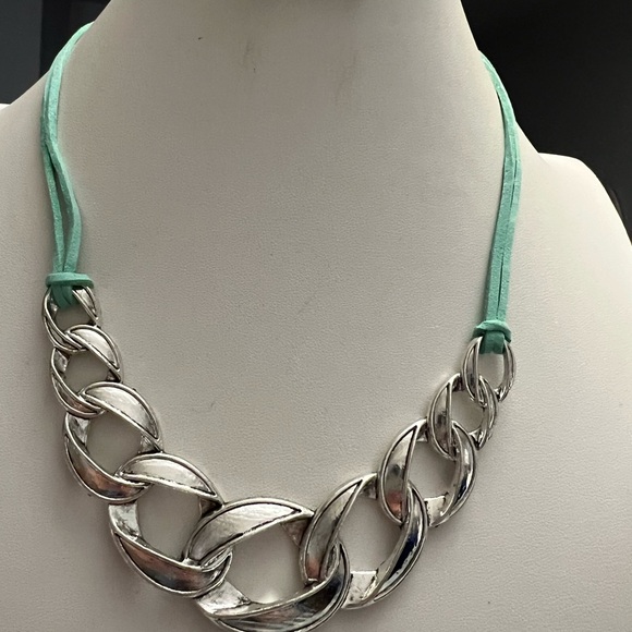 Paparazzi Silver and Blue Necklace - Picture 2 of 3